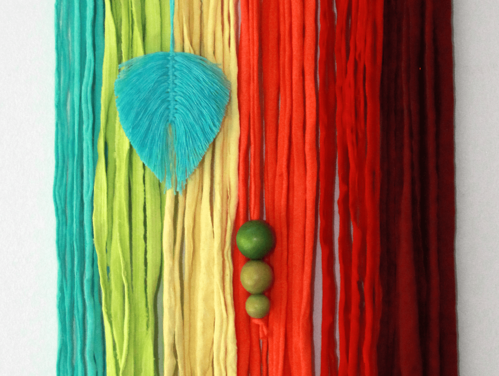 Artesanas / ilO handmade / Atrapasueños ARCOÍRIS (aro 26 cm.)