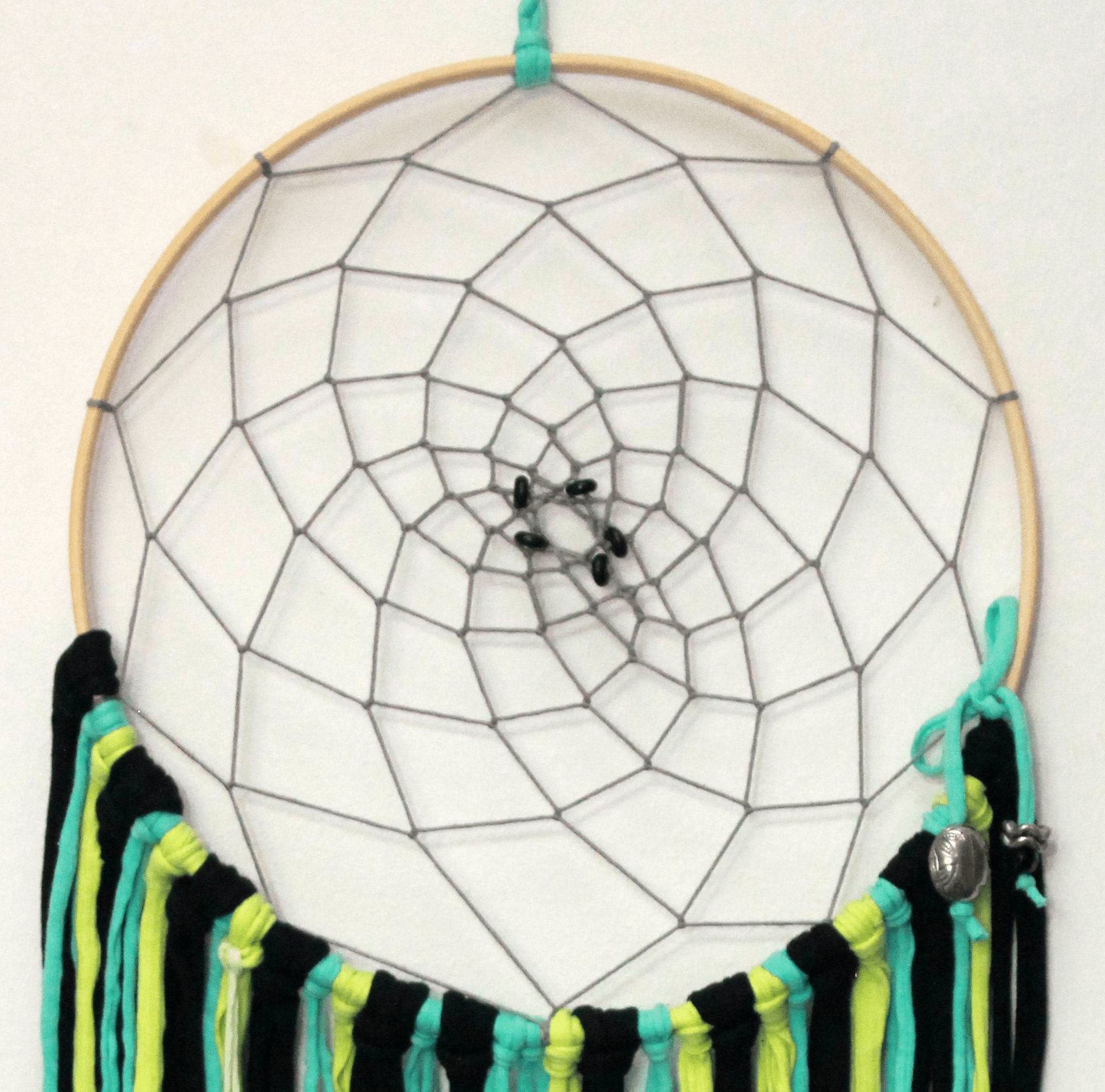 Artesanas / ilO handmade / Atrapasueños DRACO (aro 26 cm.)