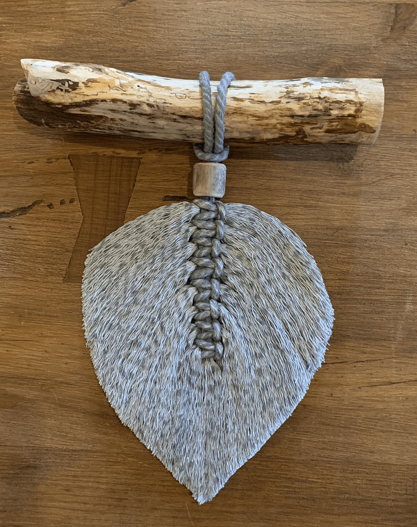 Artesanas / ilO handmade / Hoja Macramé Grande Gris