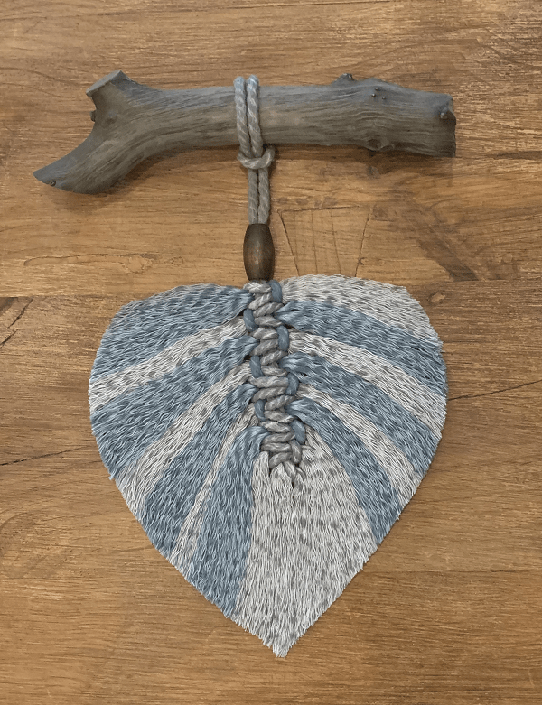 Artesanas / ilO handmade / Hoja Macramé Grande Gris y Azul