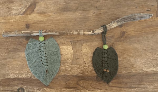 Artesanas / ilO handmade / Hoja Macramé Dúo Verde Claro Oscuro
