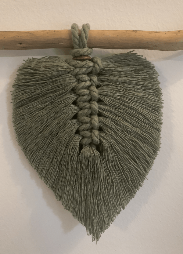 Artesanas / ilO handmade / Hoja Macramé Pequeña Verde Oscuro